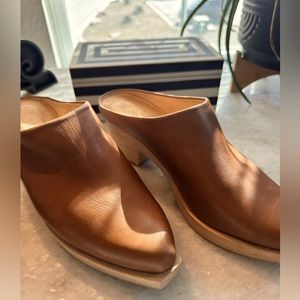 Coclico Kule Slides Mint Condition